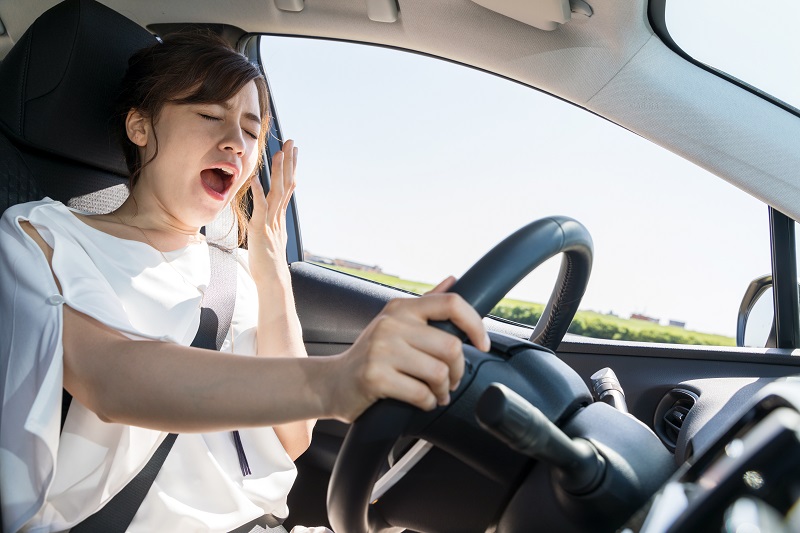 Woman driving while tired because of OSA